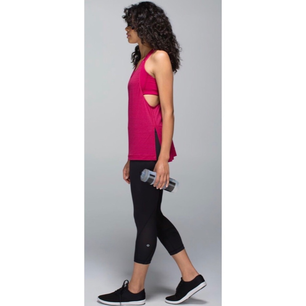 🍋LULULEMON Stash It Tank - Red Bumble Berry
